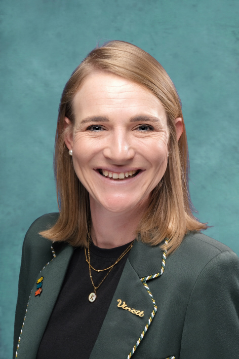 Mrs Kelsey du Pisanie